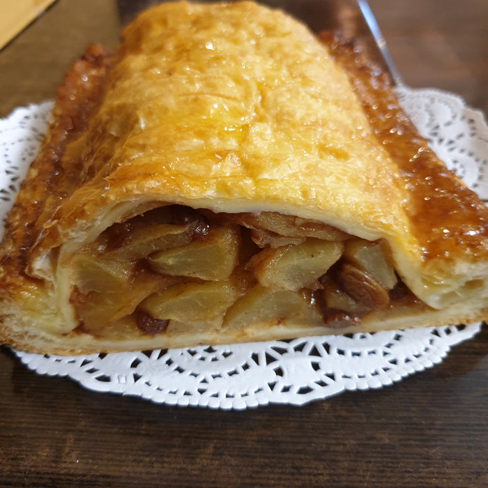 Family Apple Strudel -  apple, Family PIes, fruit, Fruit Pies, Sweet Treat